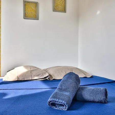 Lumineux , Proche De Toutes Commodites